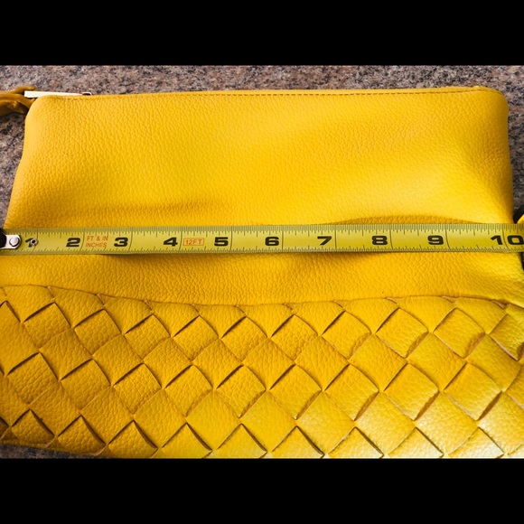Street Level Lyna Woven Yellow Clutch - Picture 3 of 6
